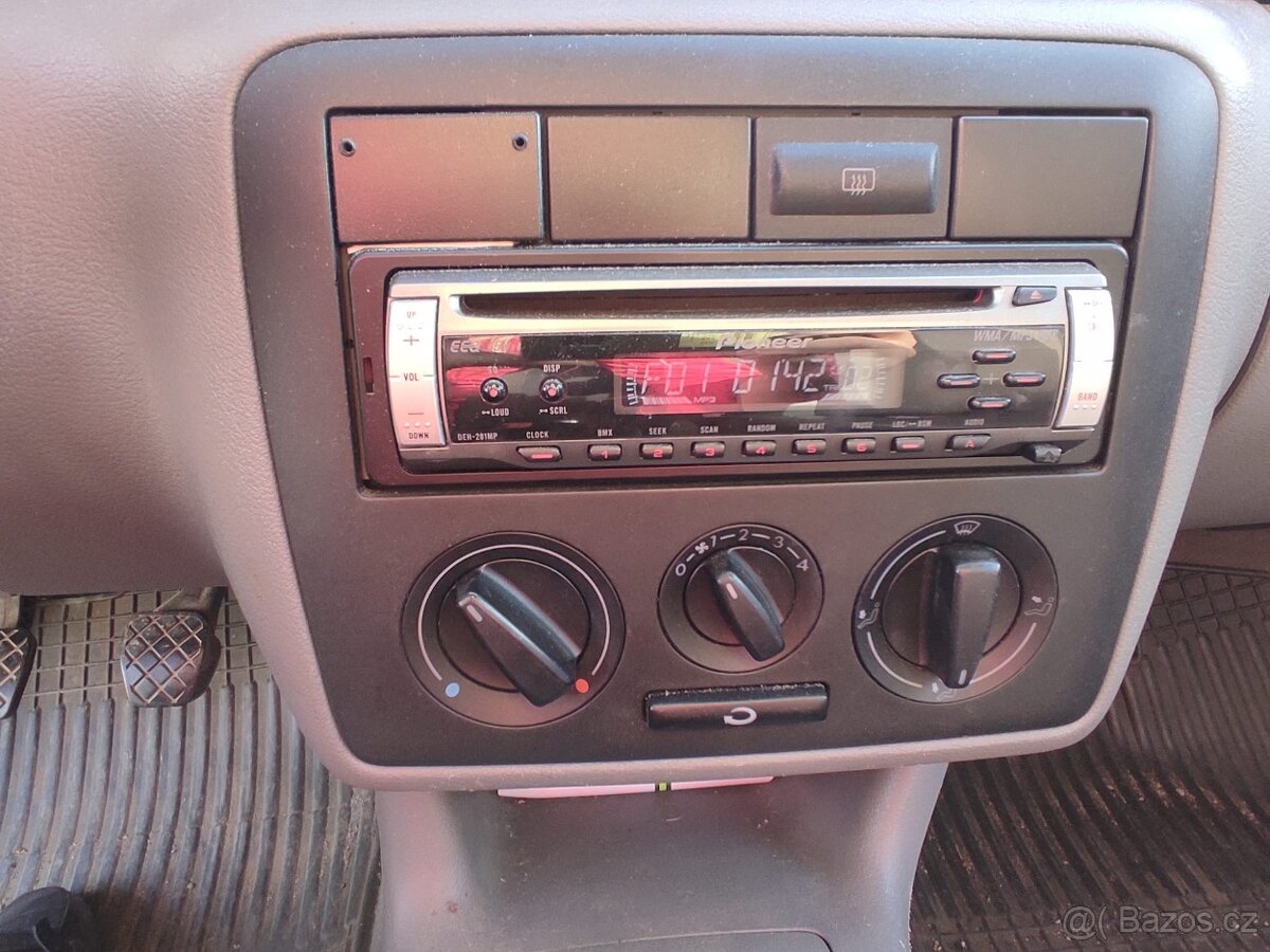 Škoda Octavia 1.6 SR, 74 kW, benzín, 1999 – 2 - 5