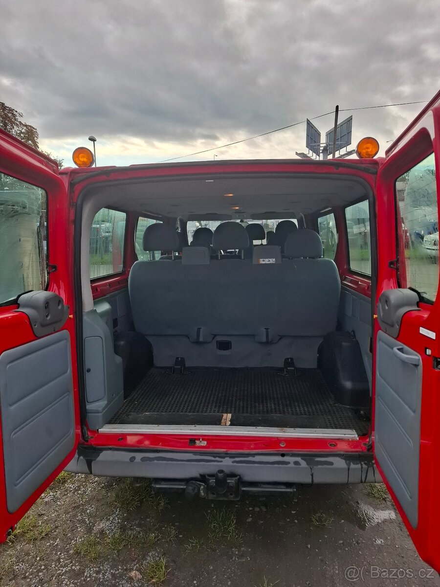Ford Transit 2,2 TDCi bus 9 míst 92 kw - 5