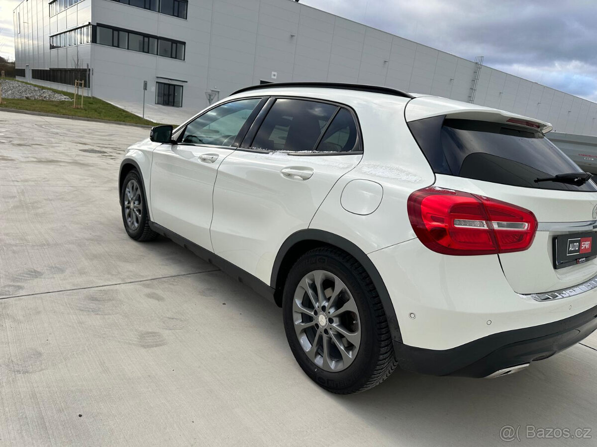 Mercedes-Benz GLA 220d 4Matic - 5