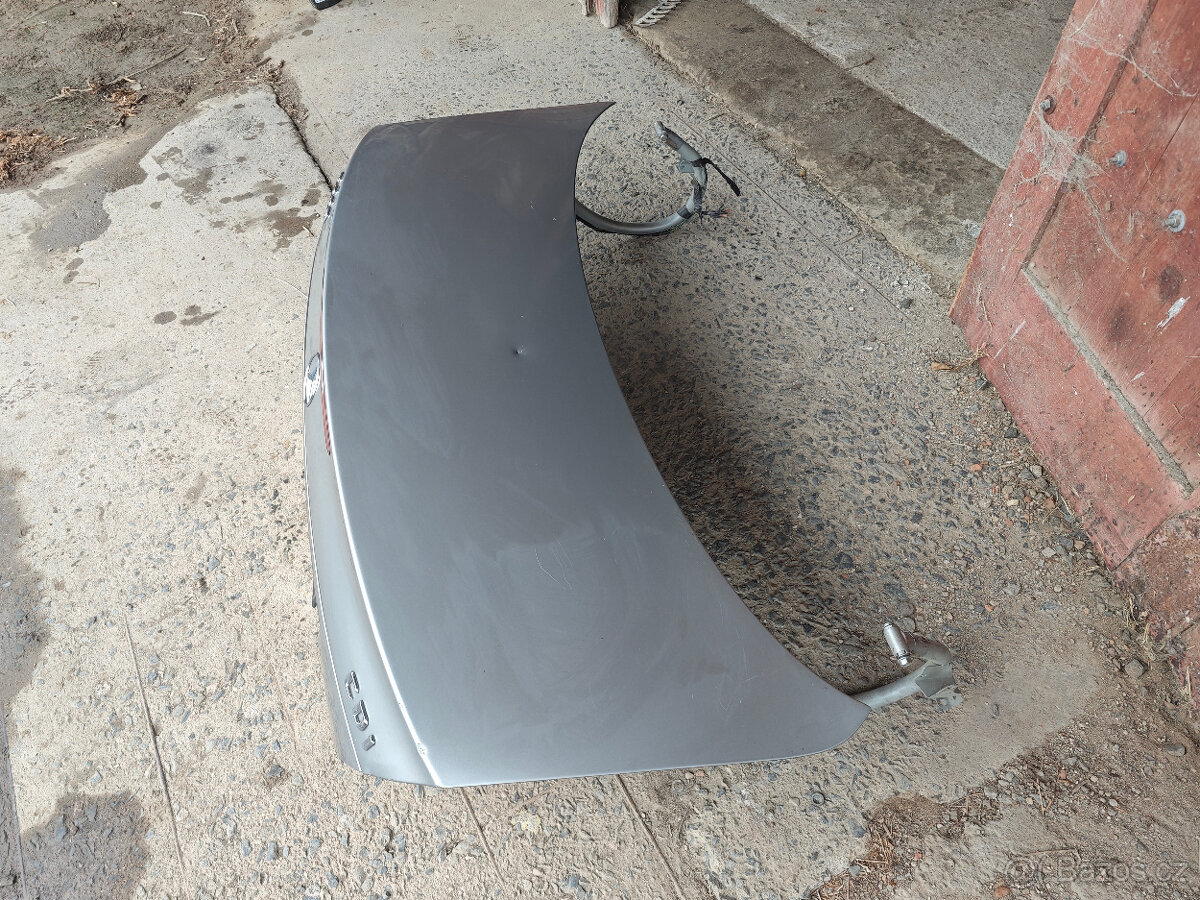 Prodám víko kufru na Mercedes E220 - 5