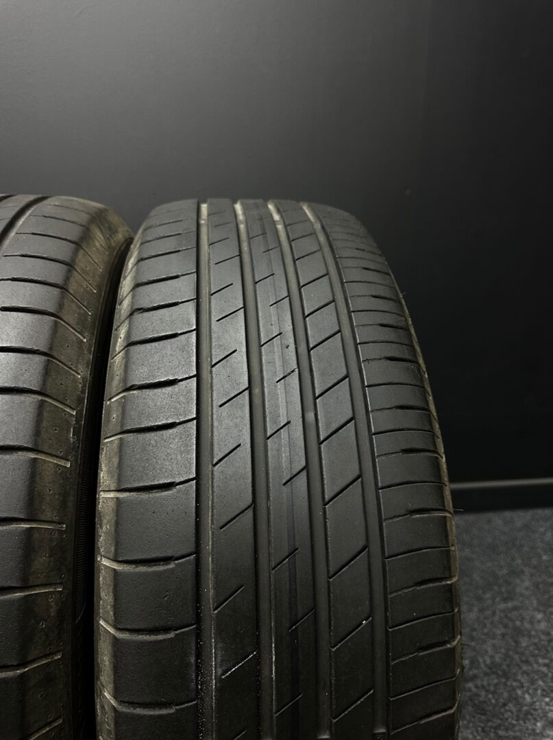 Sada pneu GoodYear 215/60/17 96H - 5