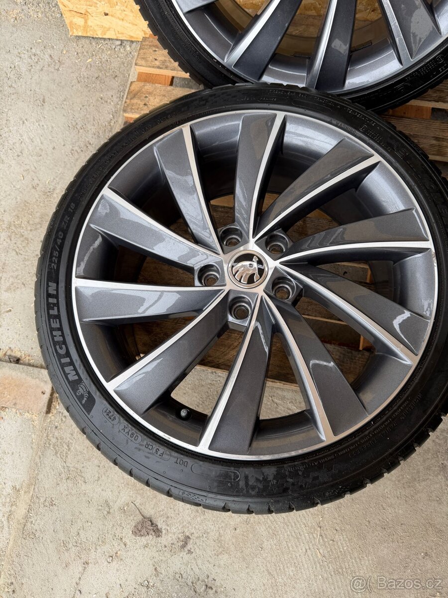 Prodám disky 225/40/18 - 5