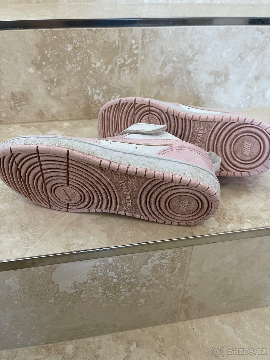 Dívčí tenisky Nike velikost 33,5 - 5