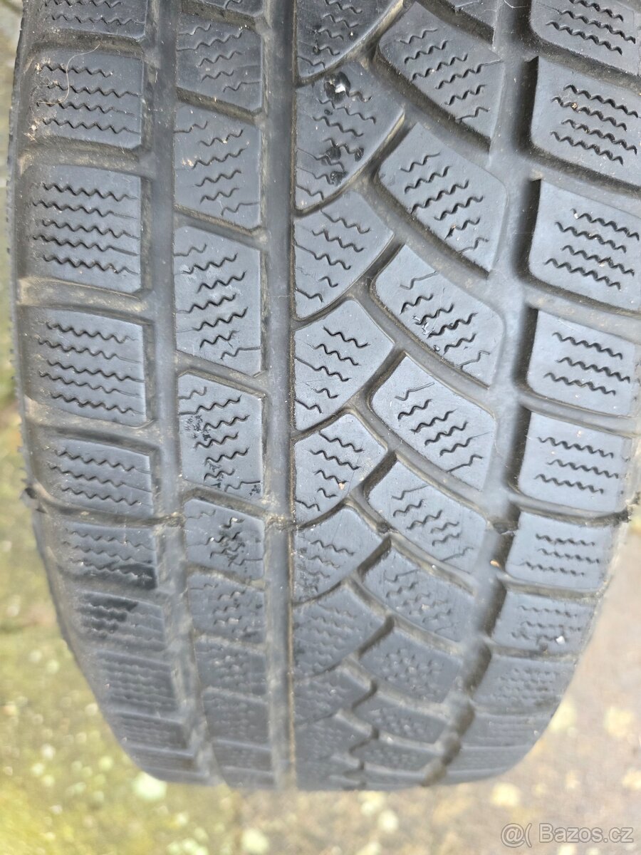 Prodám kola sada 7Jx15H2 ET13 BMW E30 zimní pneu - 5