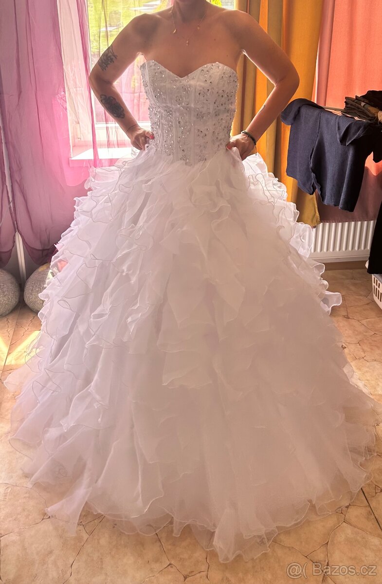 Nádherné svatební šaty - 5