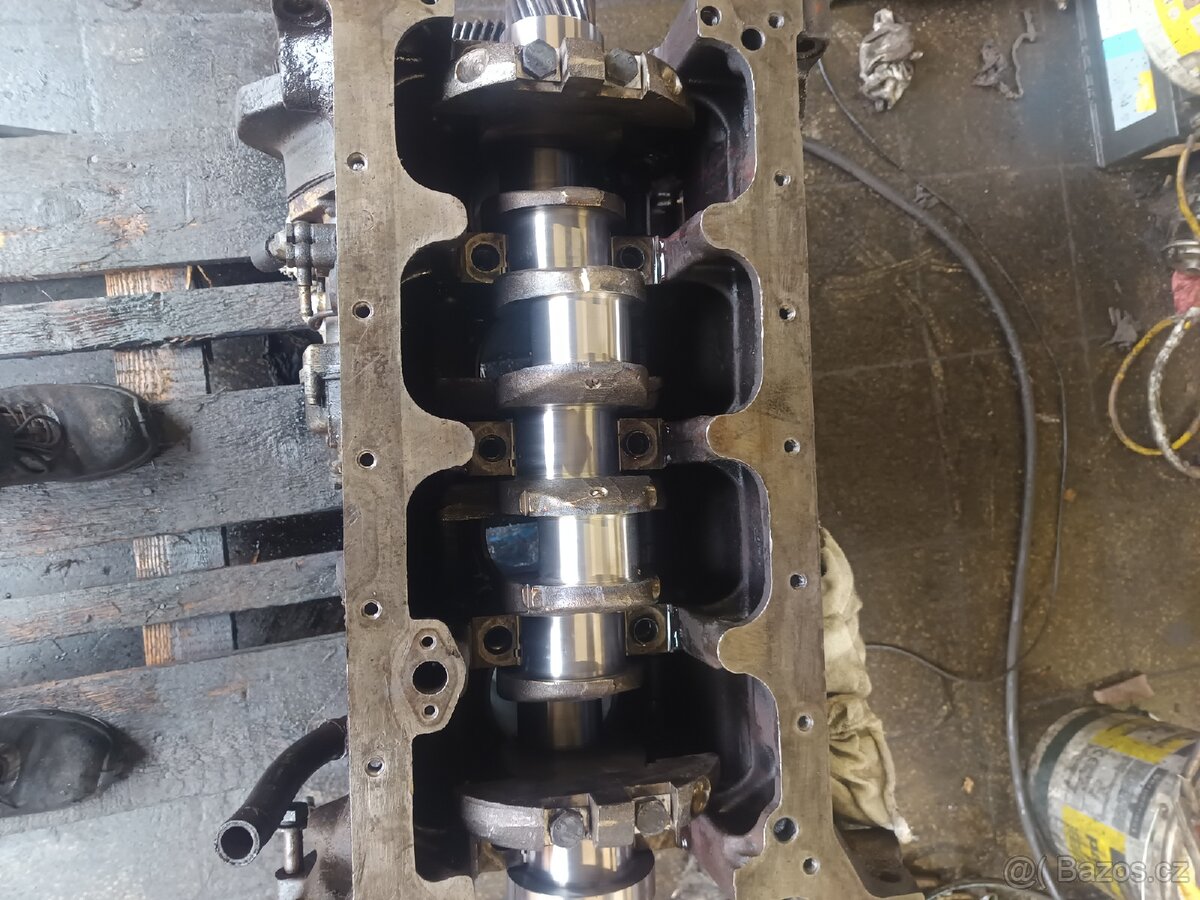 Prodám motor Zetor Crystal 8001 - 5