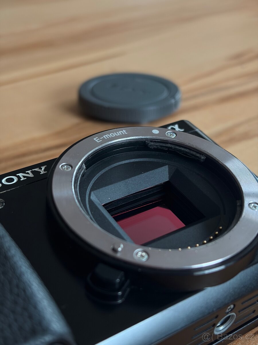 Sony a6000 + příslušenství - 5