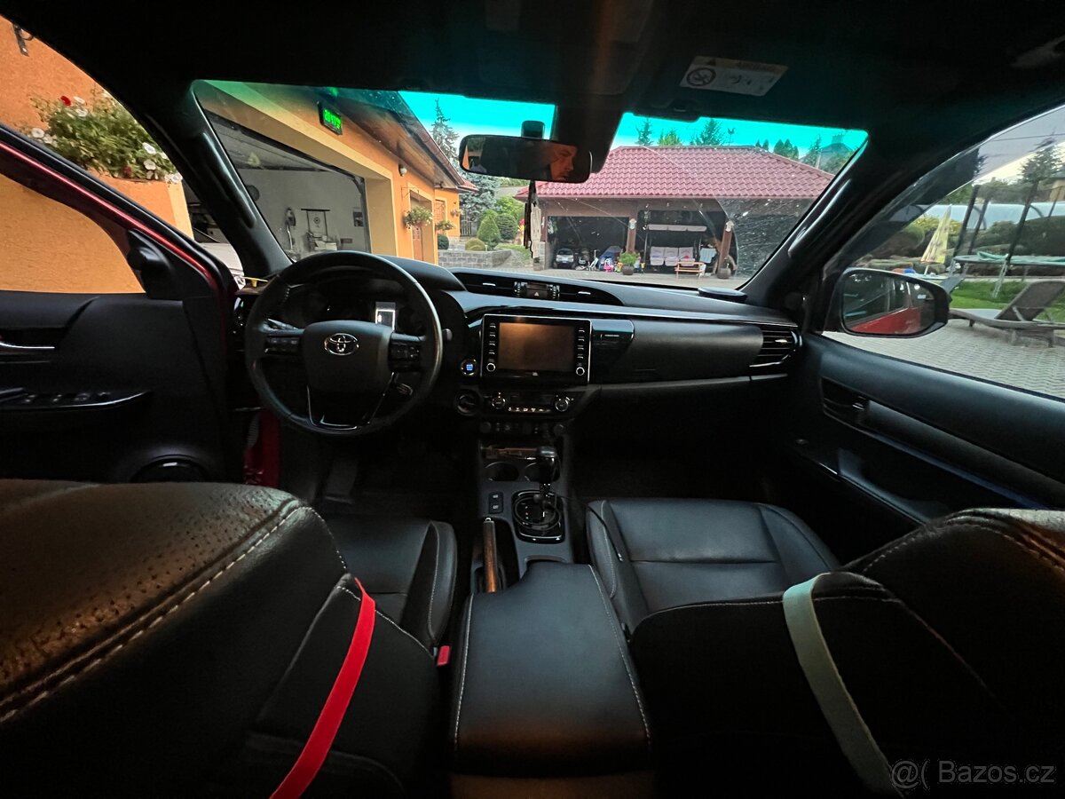 Toyota Hilux Invicible 2,8