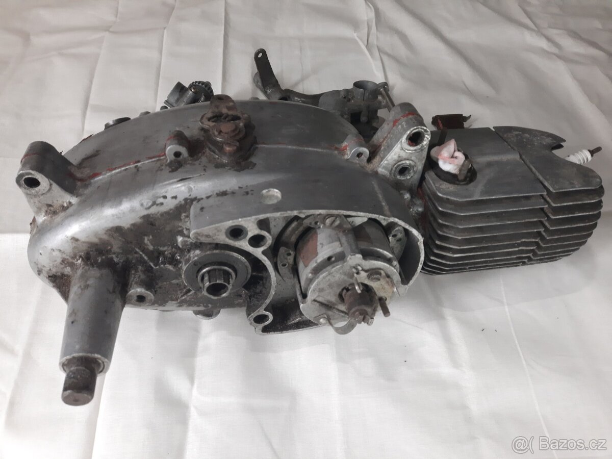 Motor jawa pionýr - 5