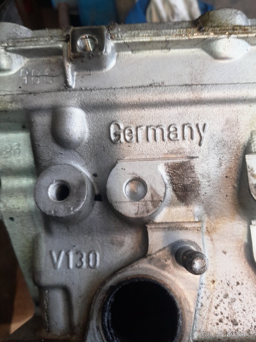 Hlava motoru azv - 5