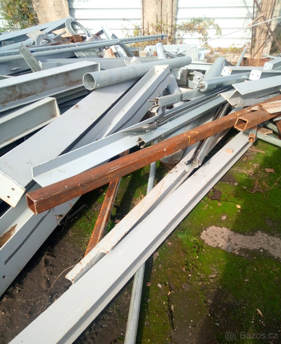 Železné trubky, nosníky, jekly - 5