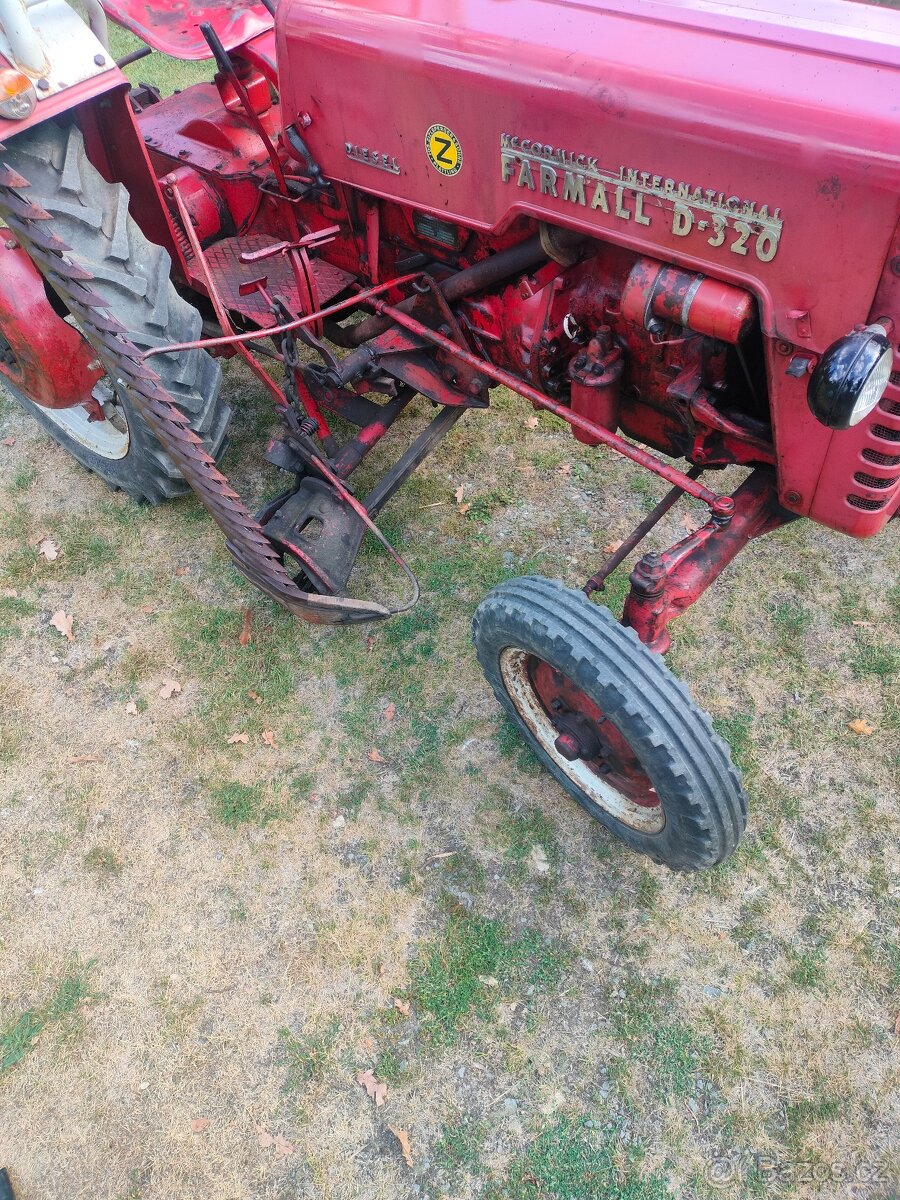 traktor MC CORMICK - 5