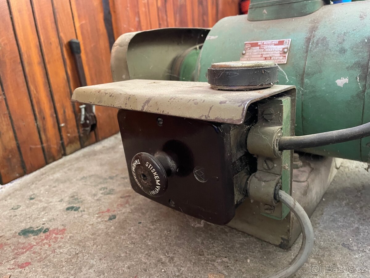 Pístový kompresor 220V - 5