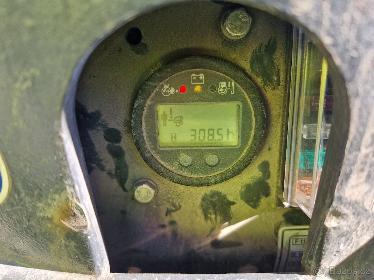 VIBRACNI JEZKOVY VALEC BOMAG BMP 8500 S MOTOREM KUBOTA - 5