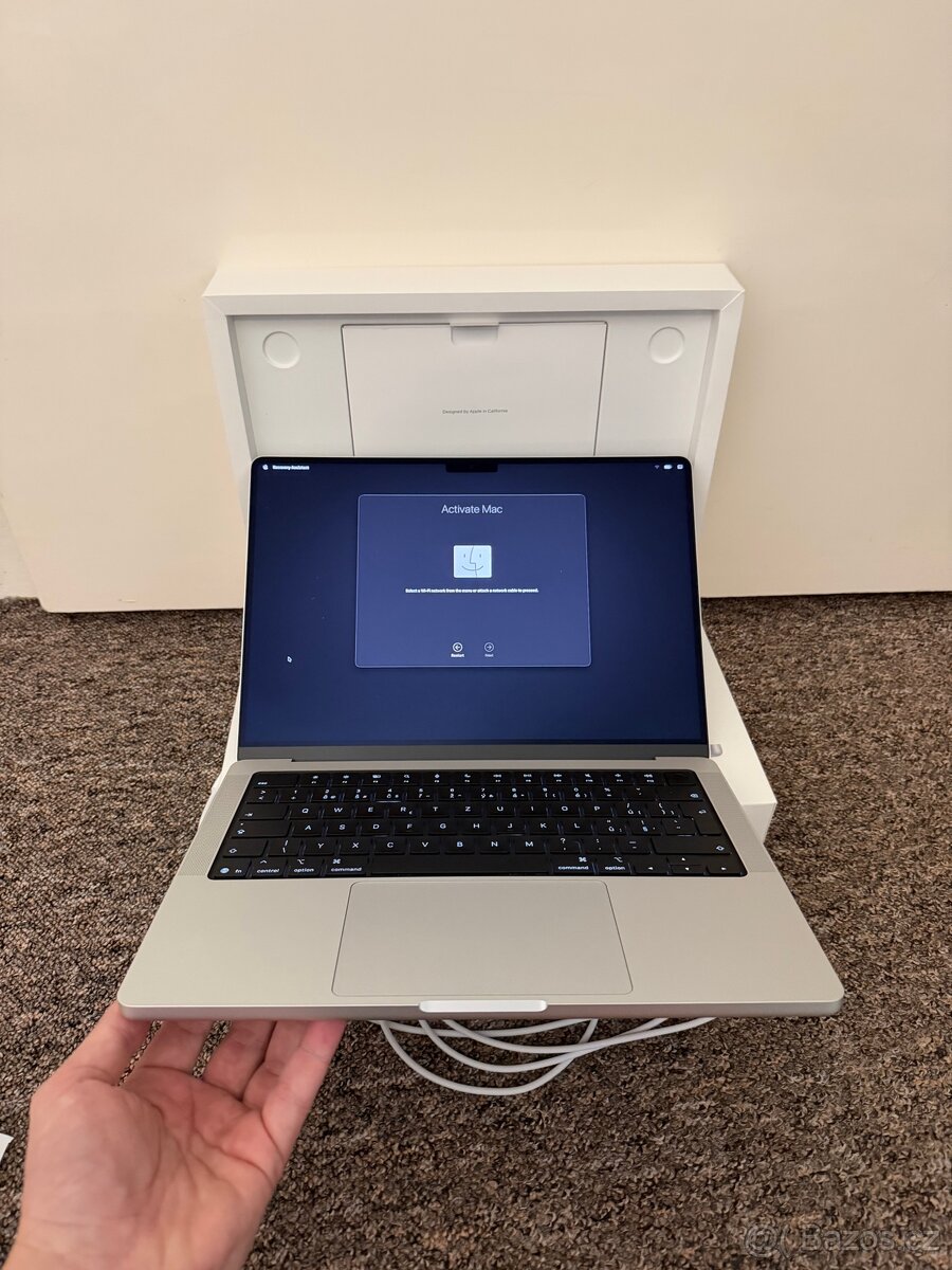 Macbook Pro 14 M5 16/512. Stav noveho. 23 mesice zaruka - 5