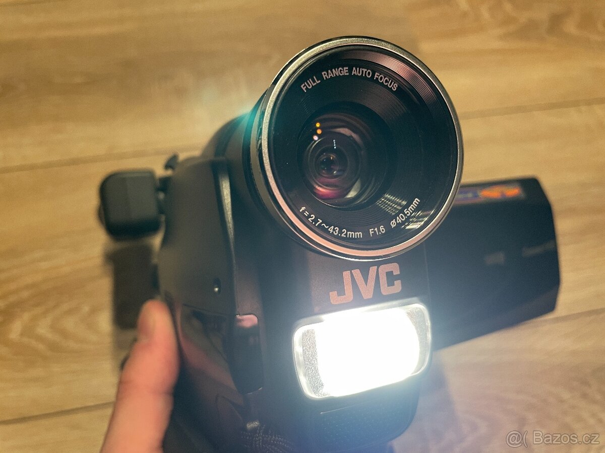 VHSC kamera JVC FXM404E - 5