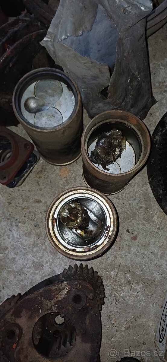 Prodám díly na pásové traktory DT 54 / DT 75 - 5