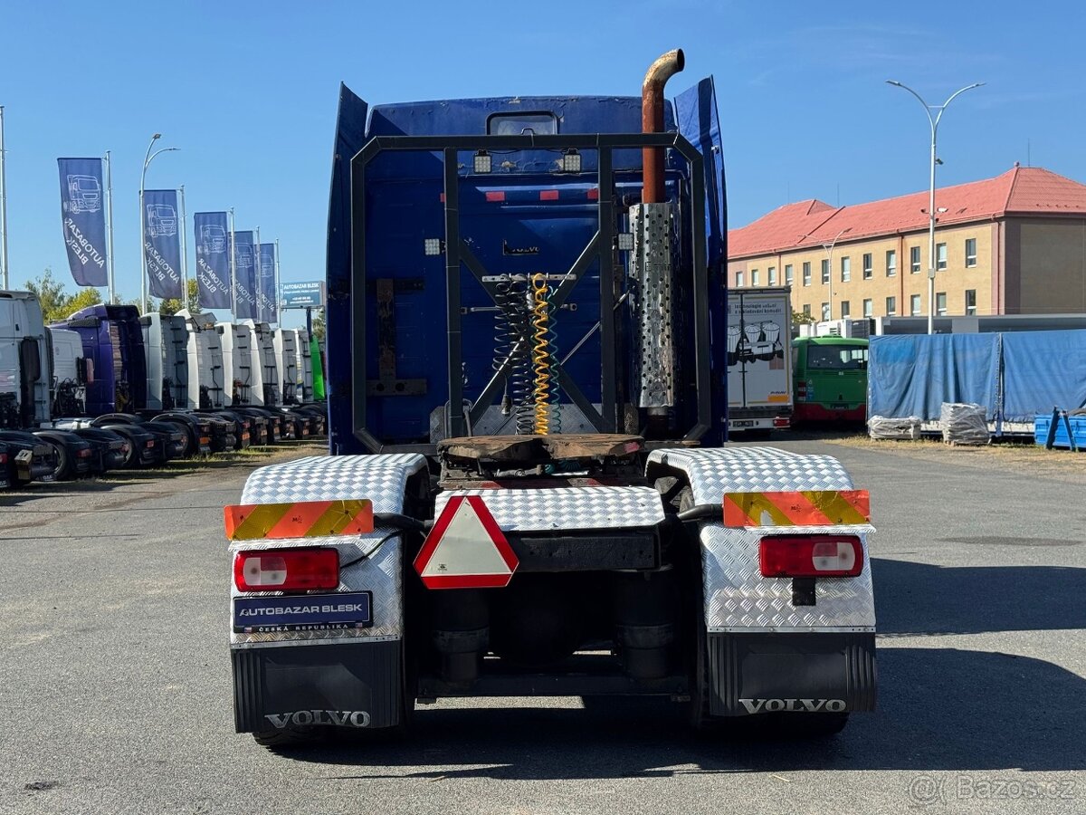 Volvo VNL 6x4 traktor - 5
