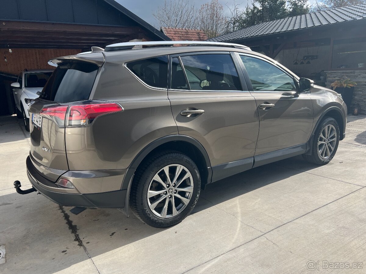 TOYOTA RAV4 2.0D D4D 105 KW,1.MAJ.MANUÁL,TAŽNÉ,NAVI,KAMERA - 5