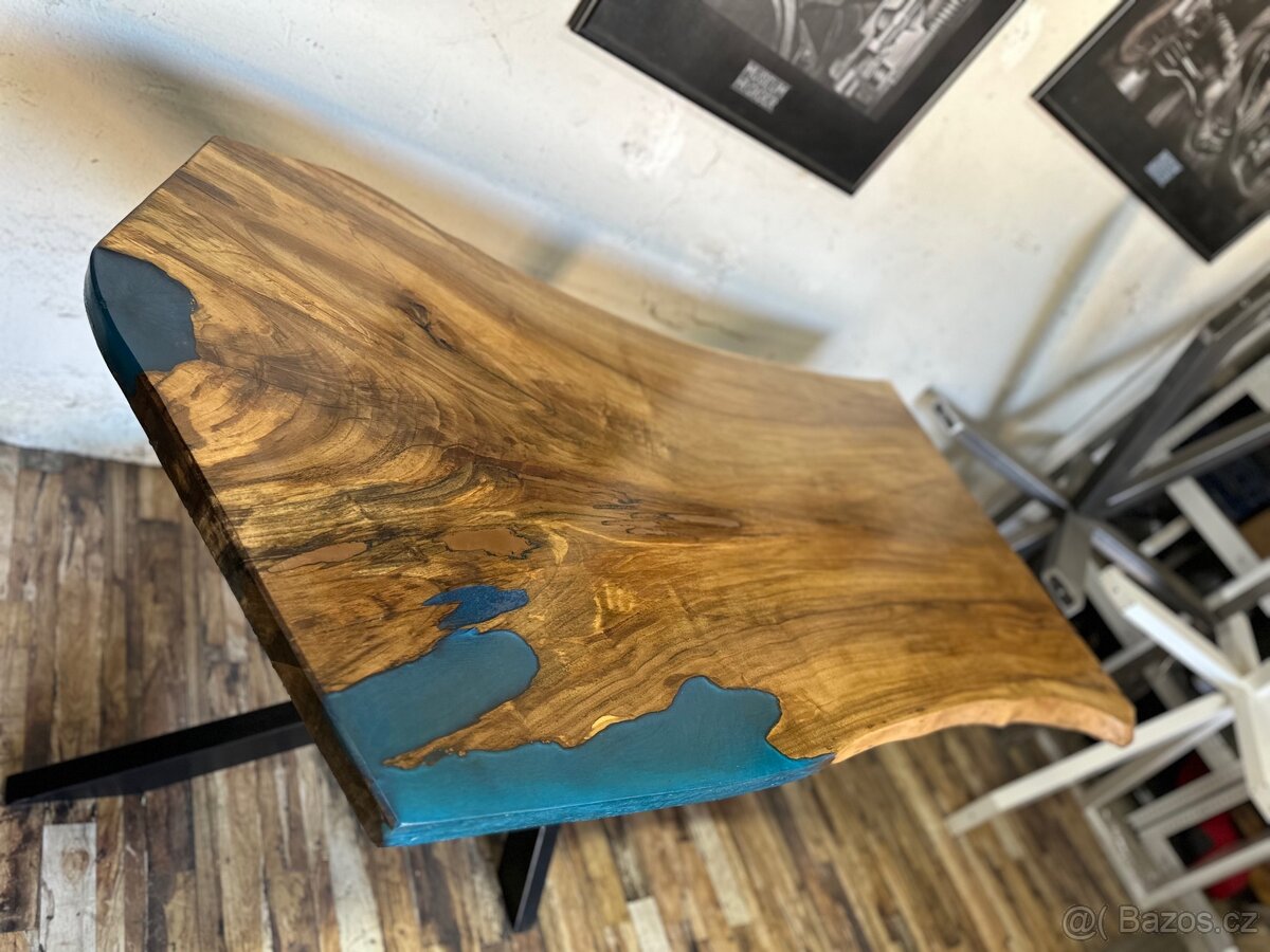 🪵 Luxusní jídelní stůl – ořech + epoxid, kovová podnož - 5