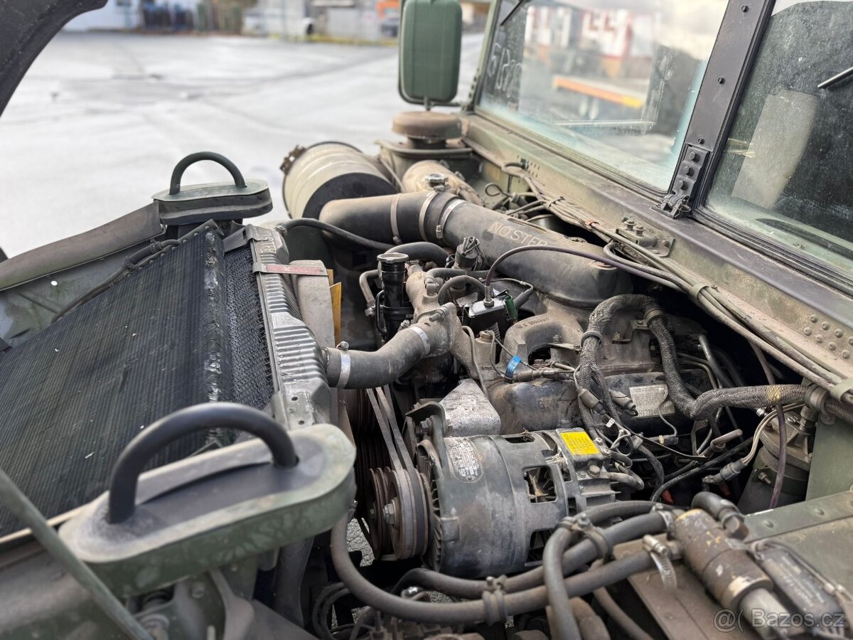 Hummer Humvee
