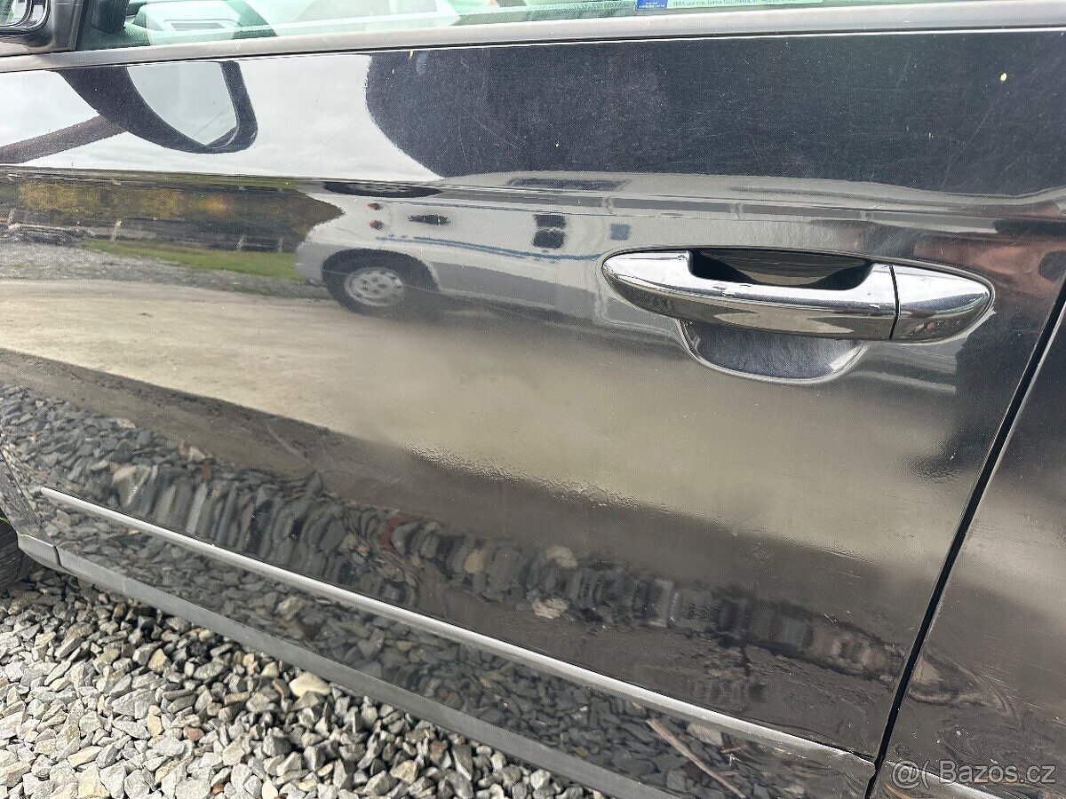 VW Passat B6 přední dveře barva LC9X - 5