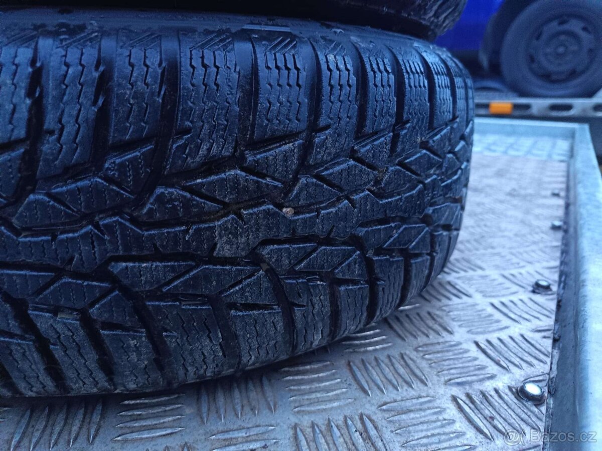 175/65 R14 zimní sada Nokian 6,5-7 mm + disk Peugeot 206 - 5