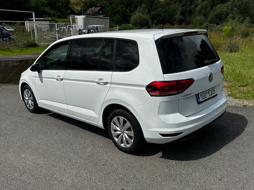 VW Touran 2.0TDi 110kw, r.2017, automat, rozvody, klima - 5