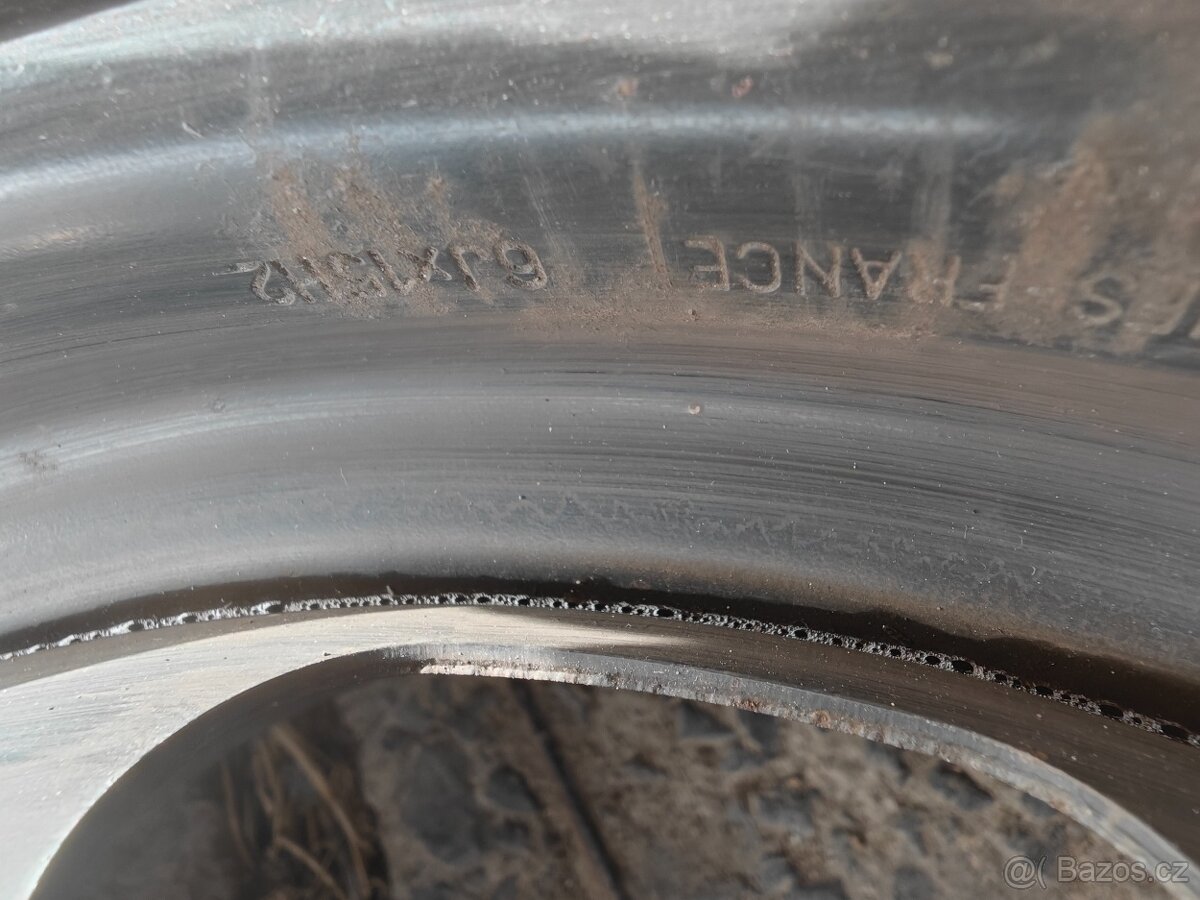 Prodám sadu disků 6Jx15H2 ET27 + letní pneu 185/60/R15 - 5