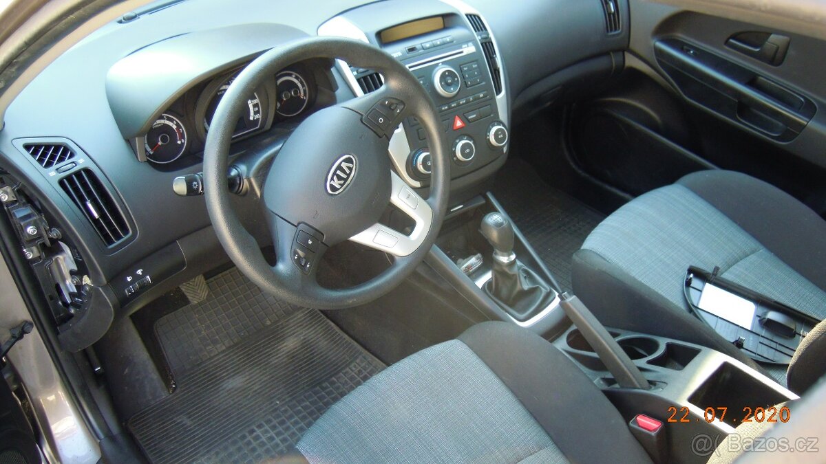 Kia Ceed 1.4i 16V Rv:2011 - 5