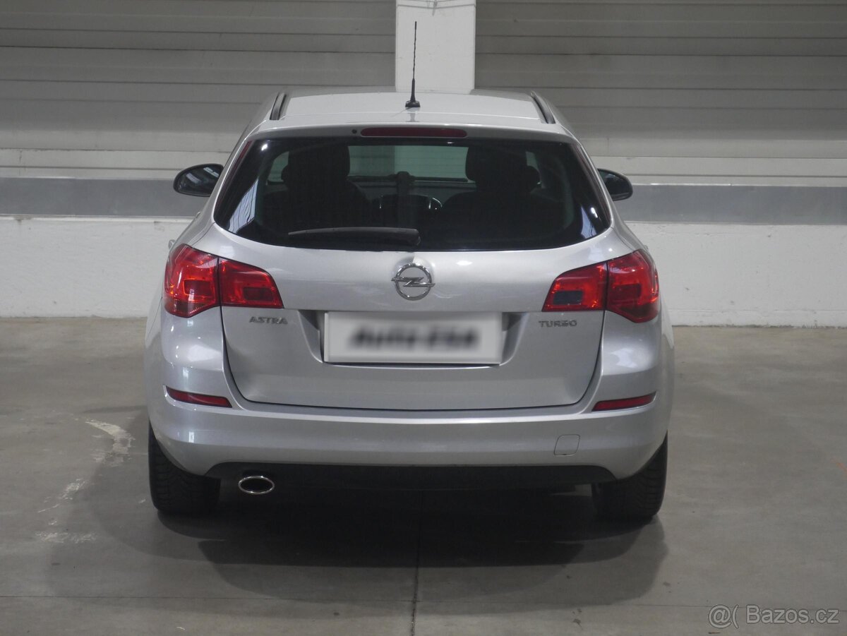 Opel Astra 1.4T , 103 kW benzín, 2011 - 5