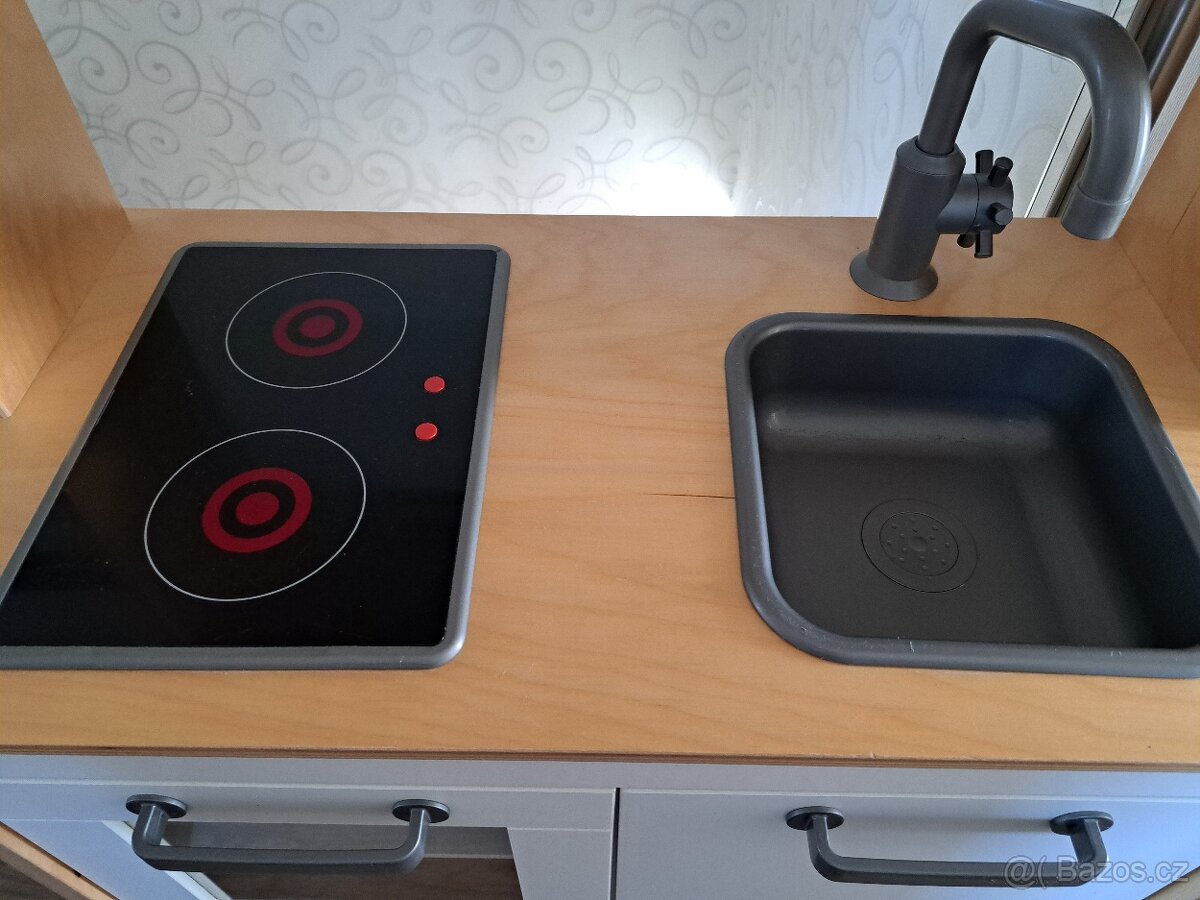 Dřevěná kuchyňka Ikea - 5