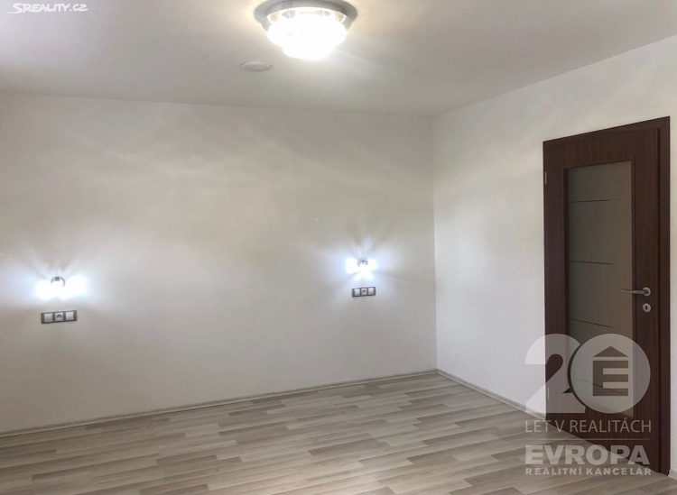 Prodej investiční nemovitosti - 5