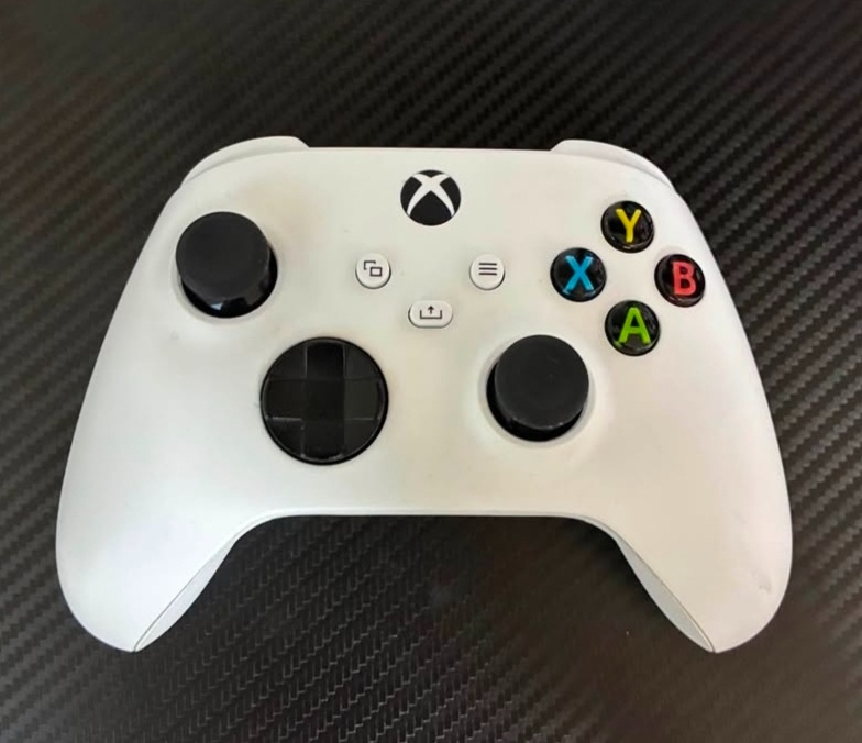 Prodám Xbox Series S v top stavu - 5