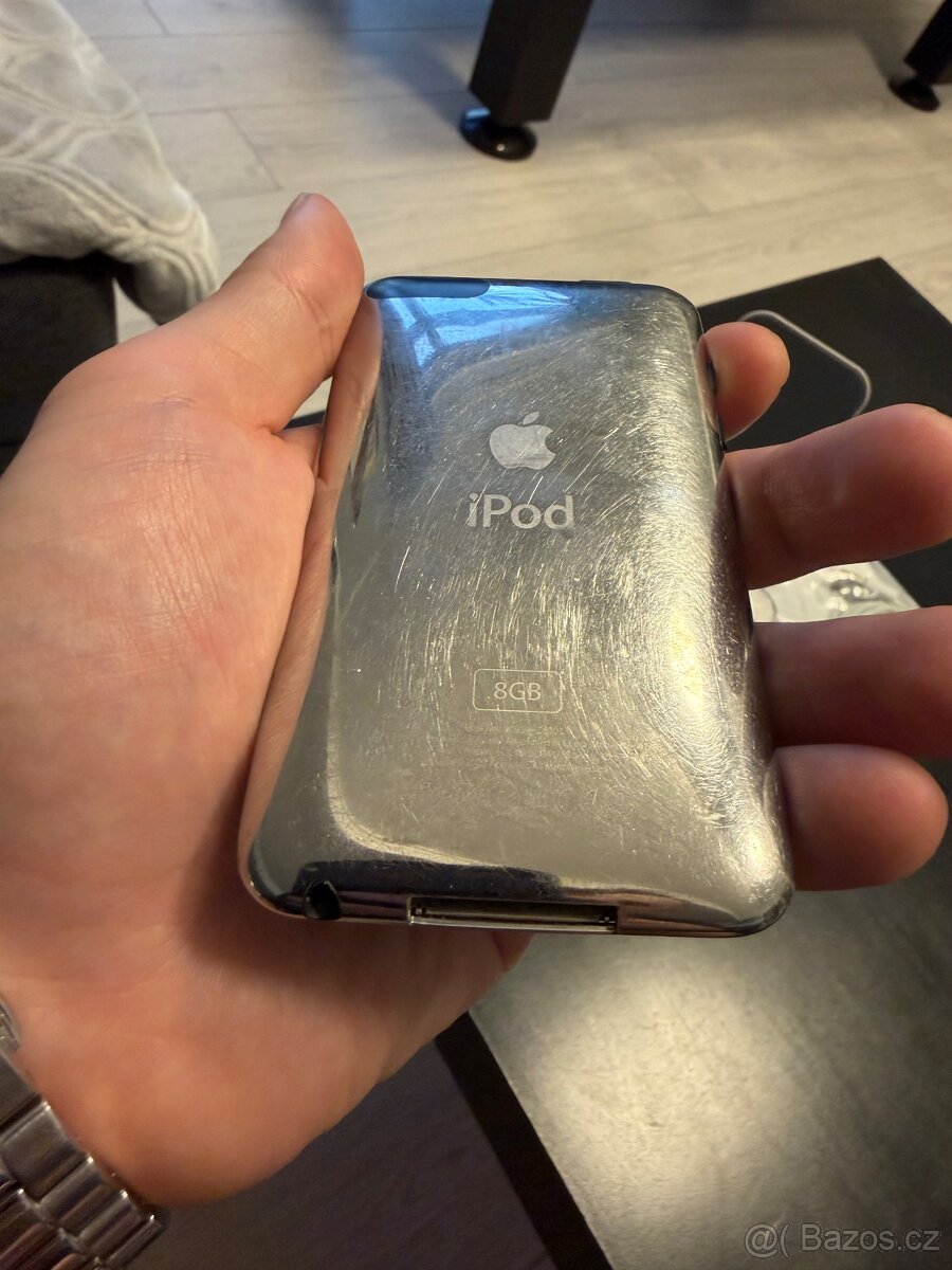 iPod touch 8GB 2 generace - 5