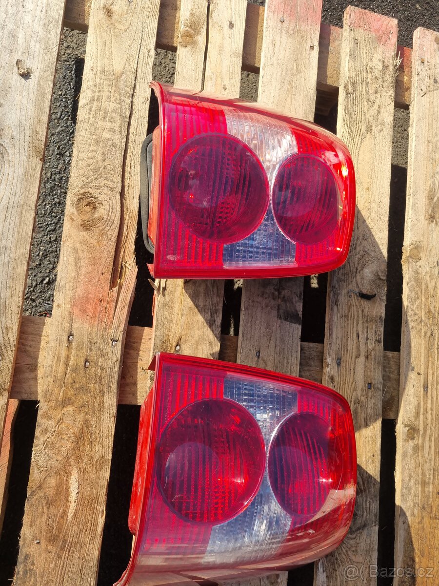 Volkswagen Passat B5,5 kombi - zadní světla - 5