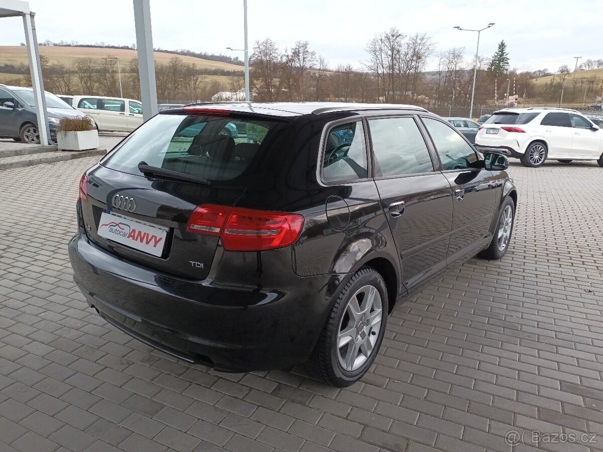 Audi A3 1,6 TDI,XENON,VÝHŘEV, Sportba - 5
