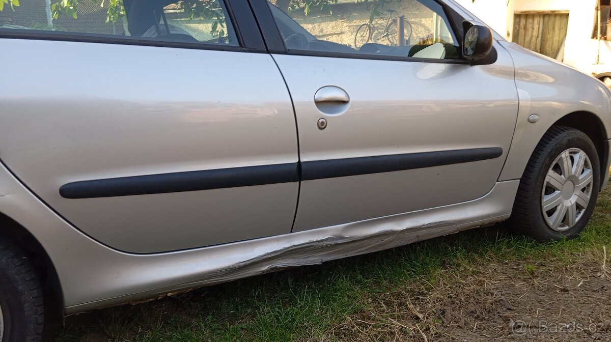 Peugeot 206 1.4hdi na díly bez TP - 5