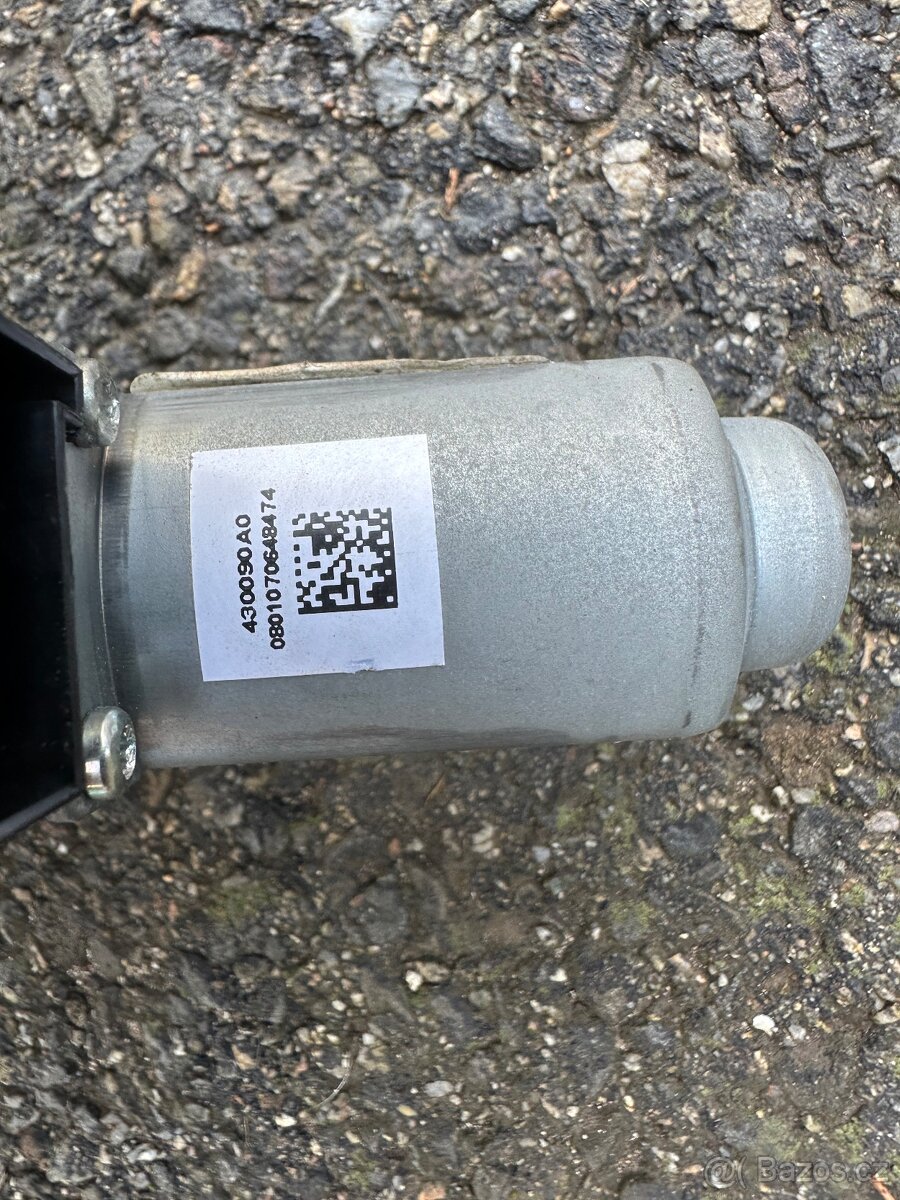 Motorek stahování okna Škoda Fabia 2 levý i pravý - 5