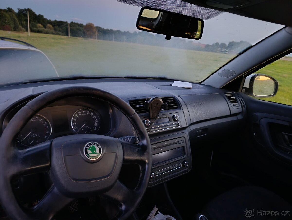 Prodám díly z vozu Škoda fabia 2, 1.6 TDI 77 KW CAYD - 5