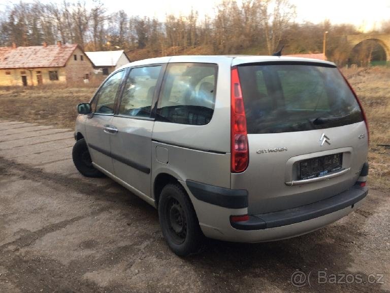 Po částech Citroen C8 - 2,2 -94 kw - 5