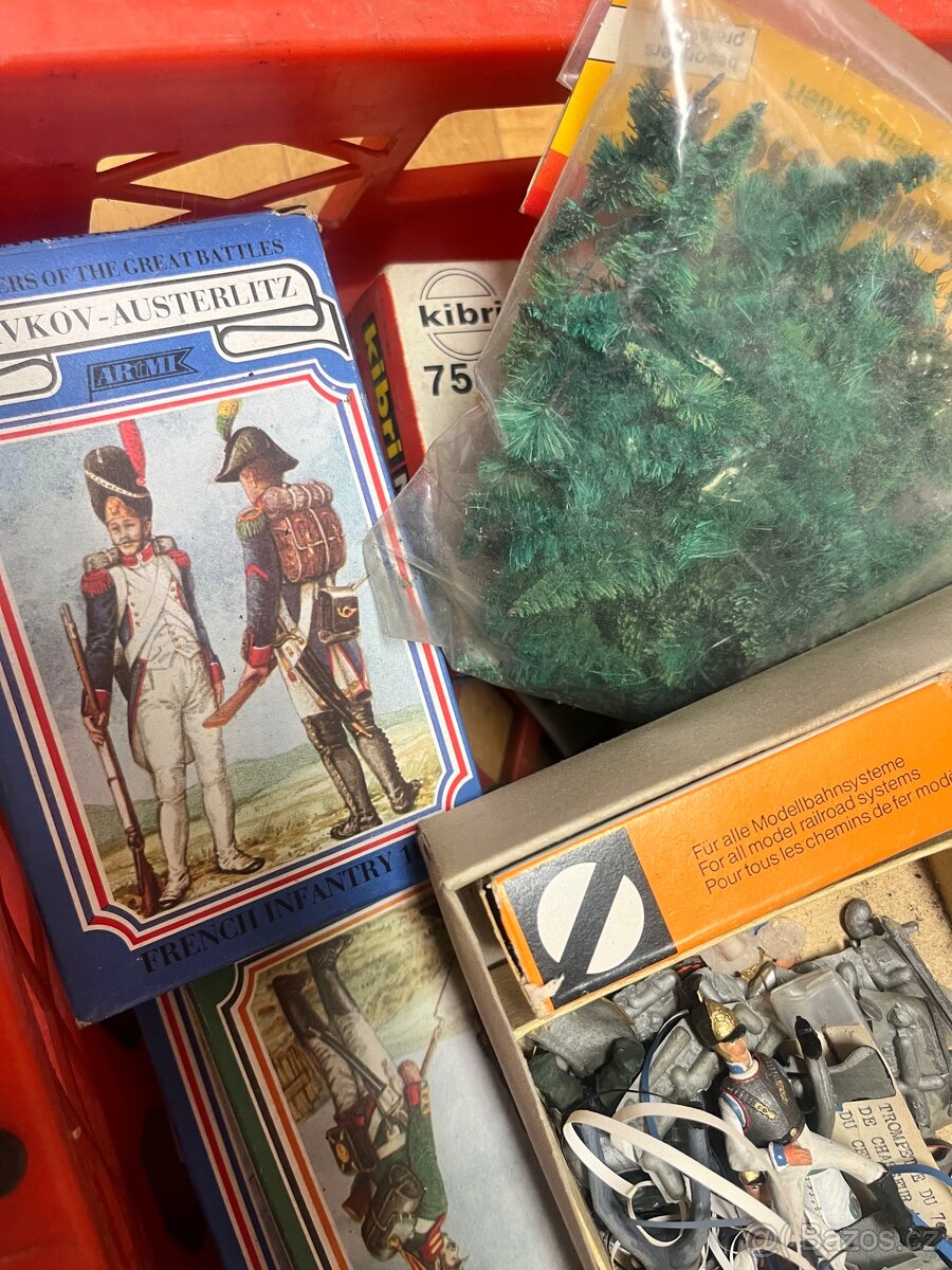 Modelářský mix – figurky, diorama, Kibri, Austerlitz, zeleň - 5