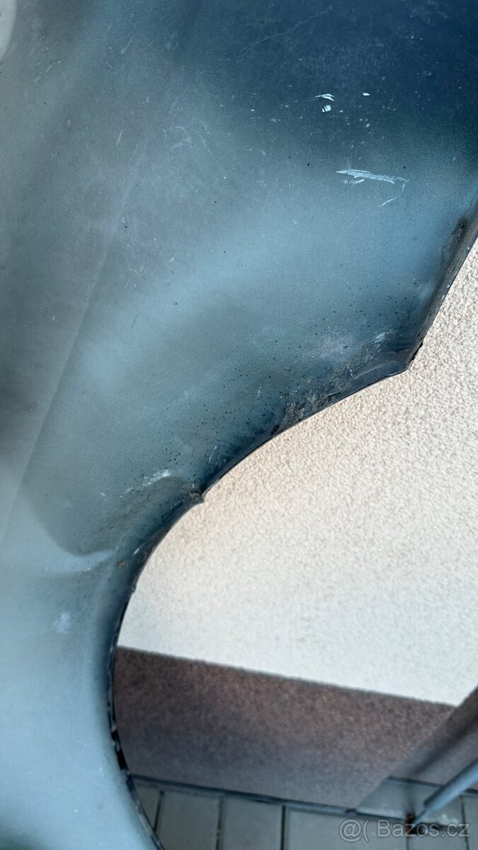 Blatník Mercedes w211 - 5