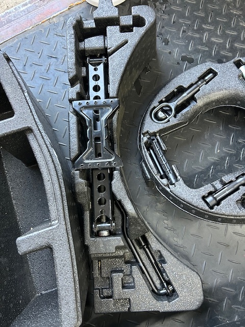 Vložka s příslušenstvím do dojezdového kola, rezervy - 5