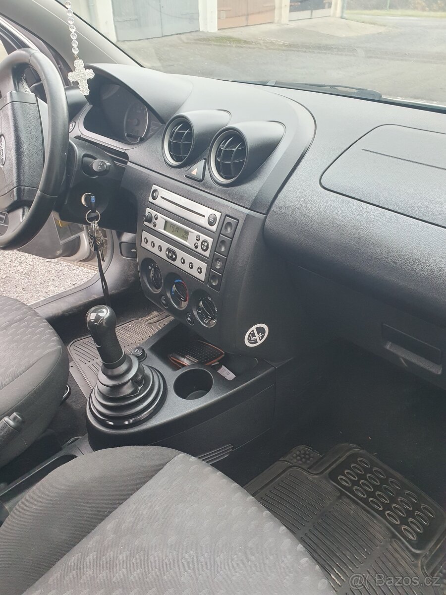 Ford fiesta - 5