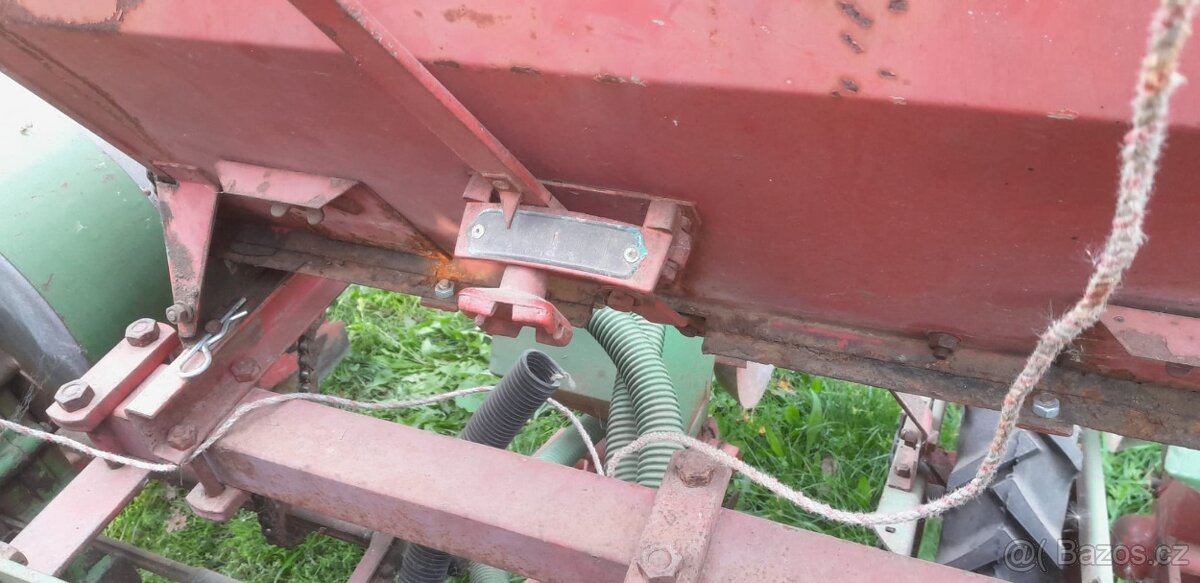 secí stroj - 5