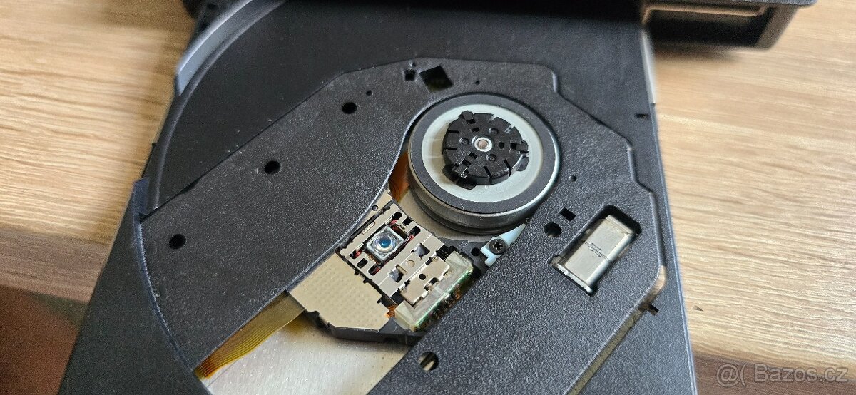 Externí DVD/CD vypalovačka-přehrávač s USB+USB-C - 5