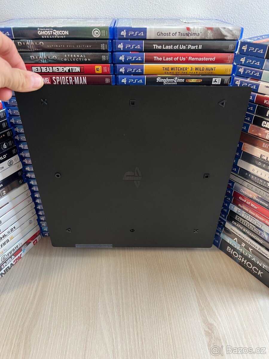 Herní konzole PS4 / PlayStation 4 Pro 1 TB - 5