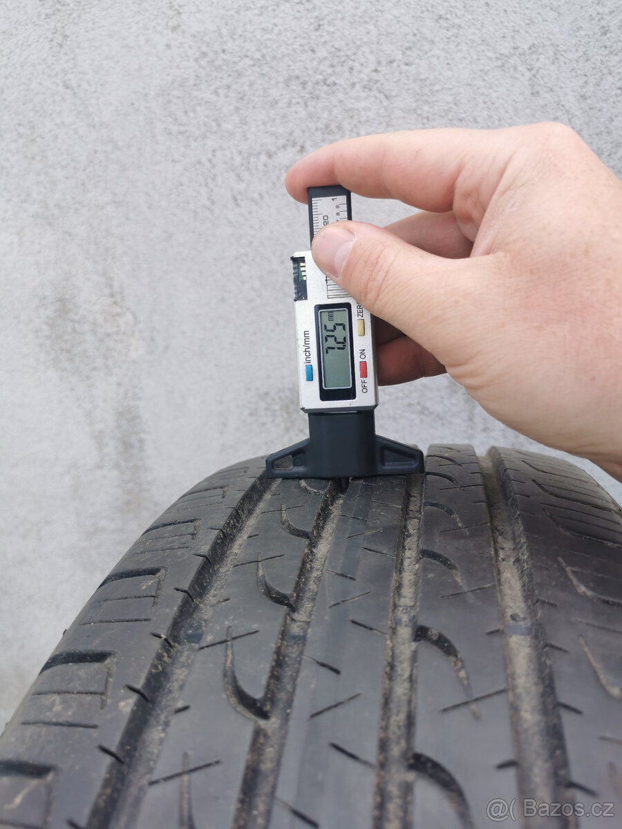 215/65R16 102H GOODYEAR EFFICIENT GRIP SUV 4X4 - 5