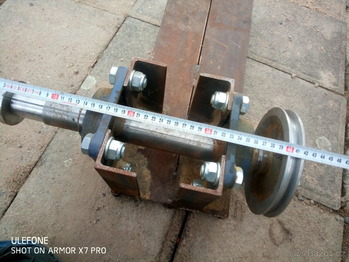 Ložiskové domečky + hřídel - 5